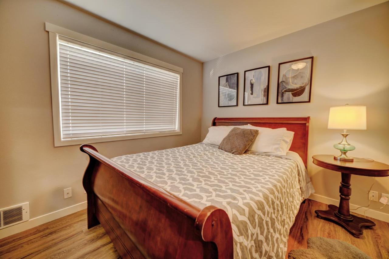 Cozy 2 Bedroom Townhouse In Northgate Seattle Exterior photo