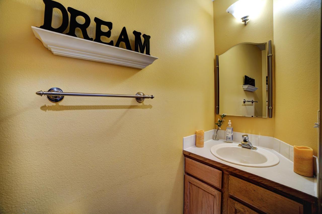 Cozy 2 Bedroom Townhouse In Northgate Seattle Exterior photo